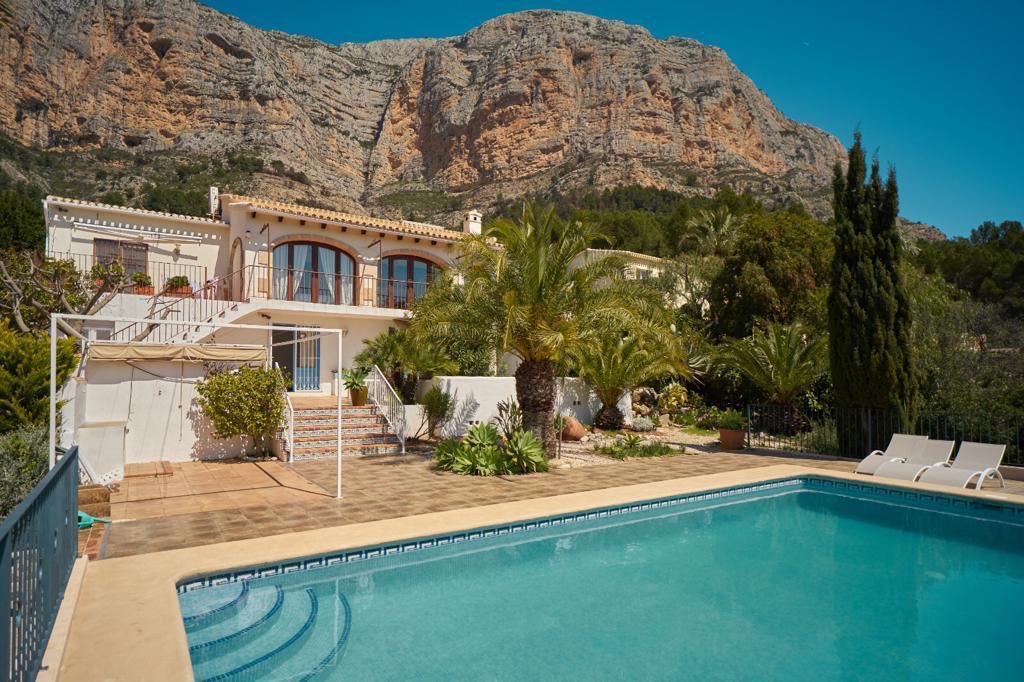 b402648e 41ef 4ca6 a183 89e993c11704